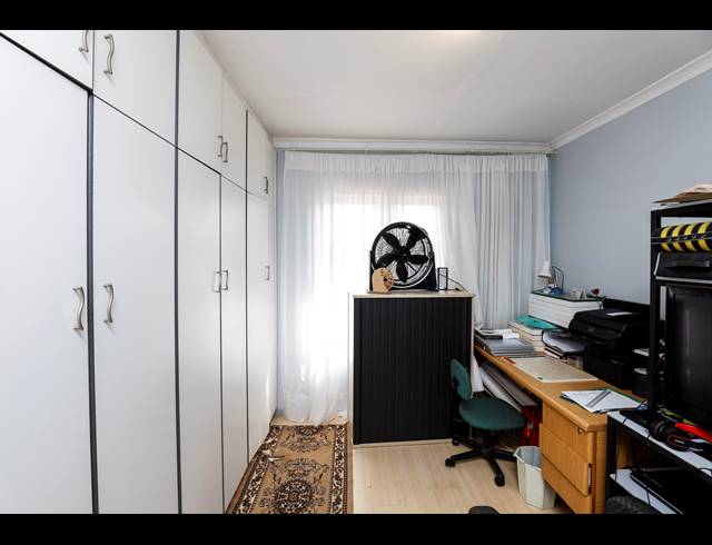 3 BEDROOM TOWNHOUSE FOR SALE IN RED HILL